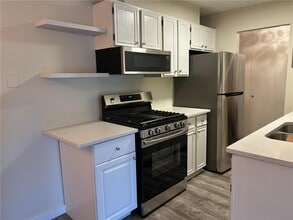 Building Photo - 4820 Park Commons Dr