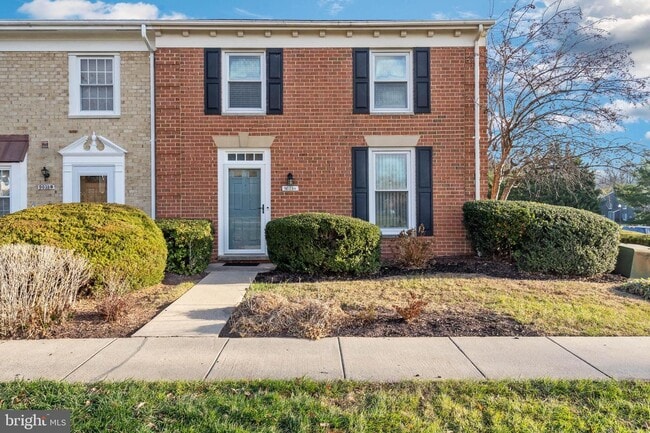 Building Photo - 9035 N Laurel Rd