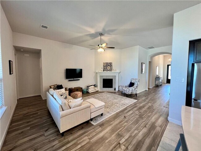 Foto del edificio - HONEY STOP THE CAR!!!!  Siena Subdivision/ 4 bedroom/Single Story/Round Rock / Hutto ISD