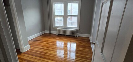 Building Photo - 224 Ontario St
