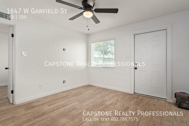 Building Photo - Stylish and modern 1 bedroom plus 1 office...
