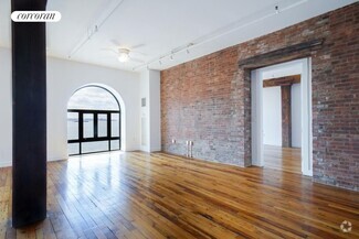 Building Photo - 275 Conover St