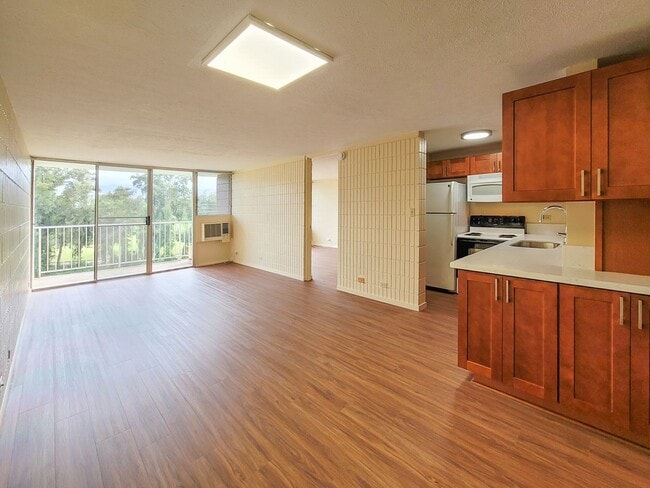 Photo - Three 3rd St House