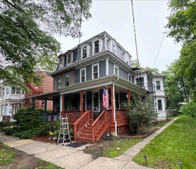 Photo - 105 Broad St Apartment