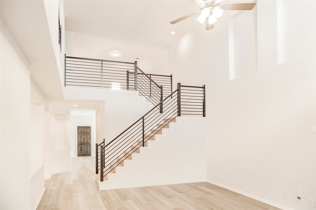 Building Photo - 208 Cambria Green Ln