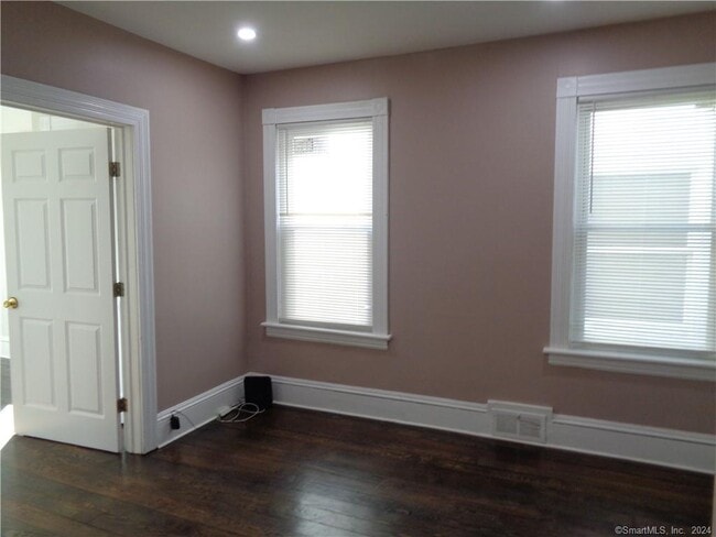 Foto del edificio - 206 Cottage St