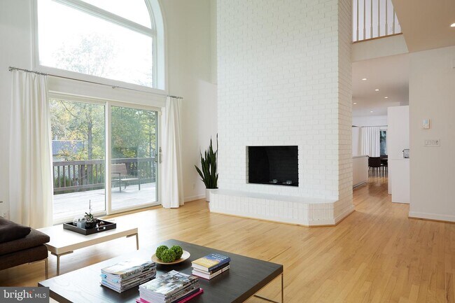 Foto del edificio - 1411 Grady Randall Ct