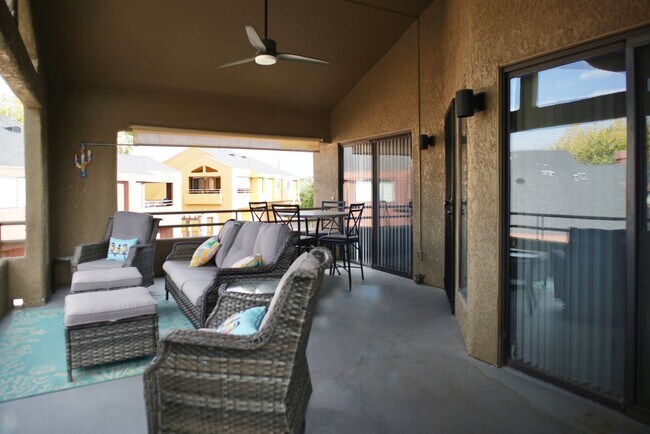 Building Photo - Welcome to your furnished Oasis with Catal...