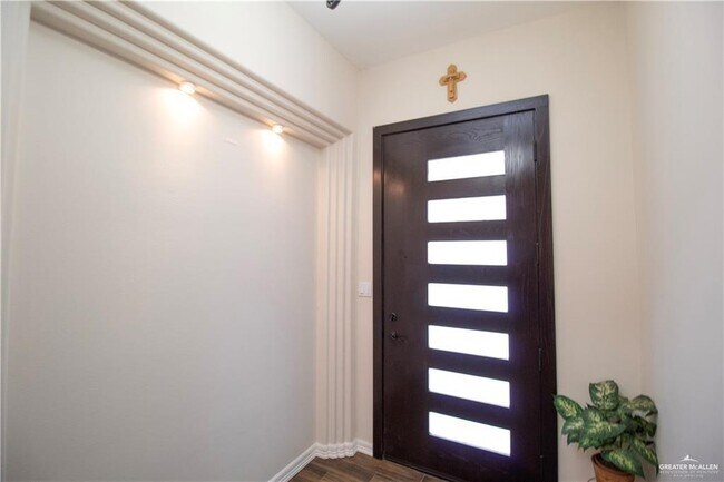 Foto del edificio - 16 E Imperial Oaks Dr