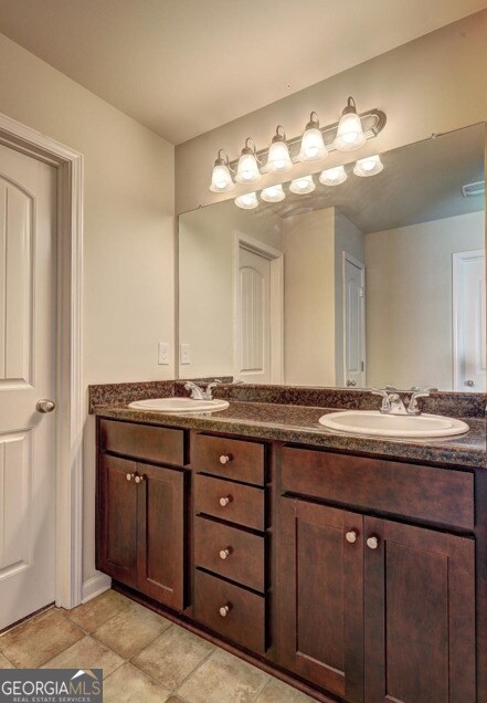 Building Photo - 606 Grenier Terrace NE