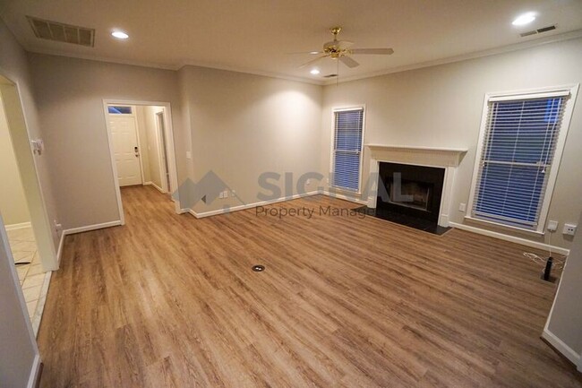 Building Photo - 944 Greystone Highlands Cir