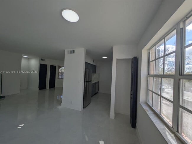 Building Photo - 301 SW 86th Ave