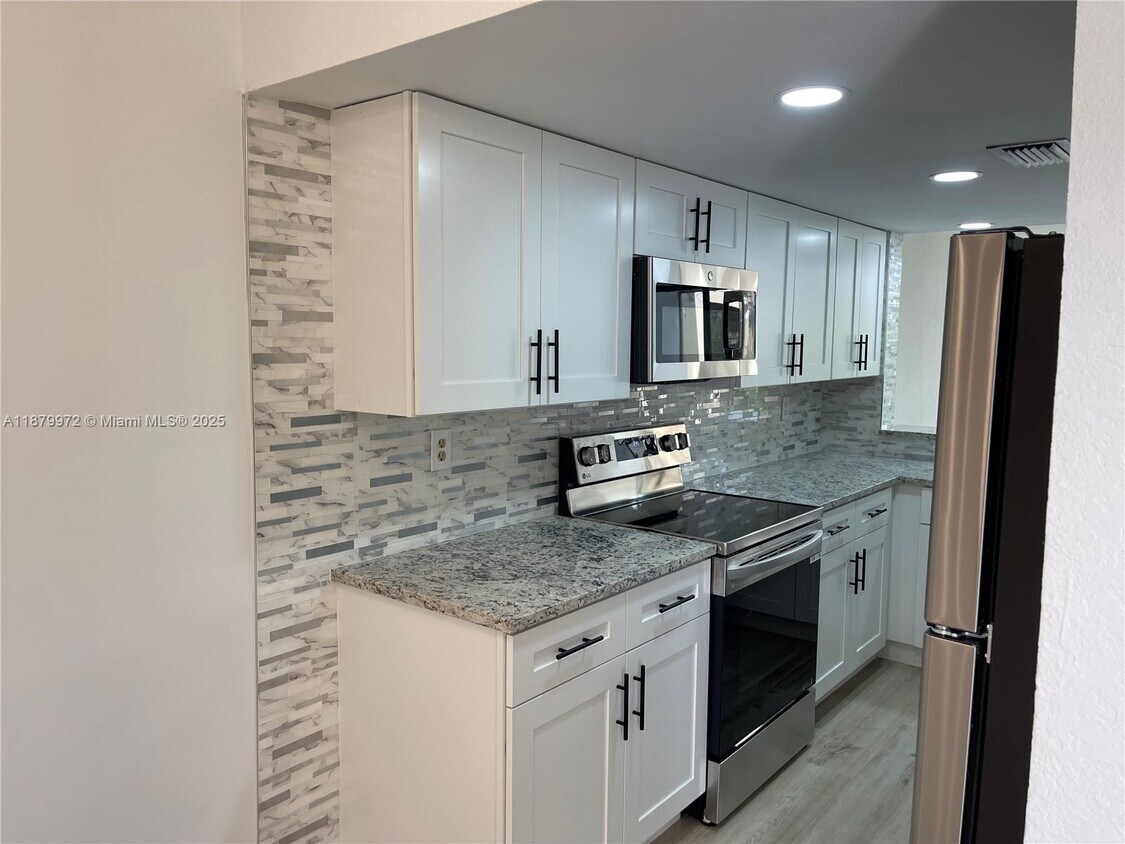 Foto principal - 2961 SW 87th Ave