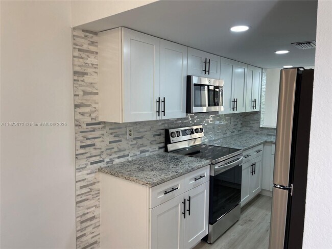 Foto del edificio - 2961 SW 87th Ave