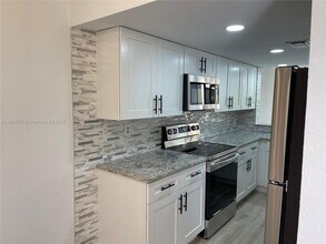 Building Photo - 2961 SW 87th Ave