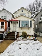 Building Photo - 71-19 Nansen St