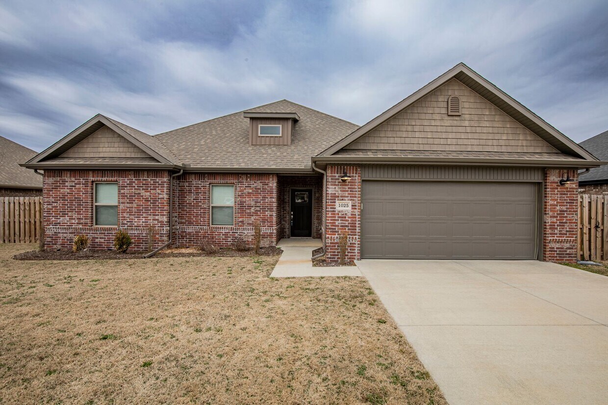 Foto principal - ***1025 Kimball Lane***