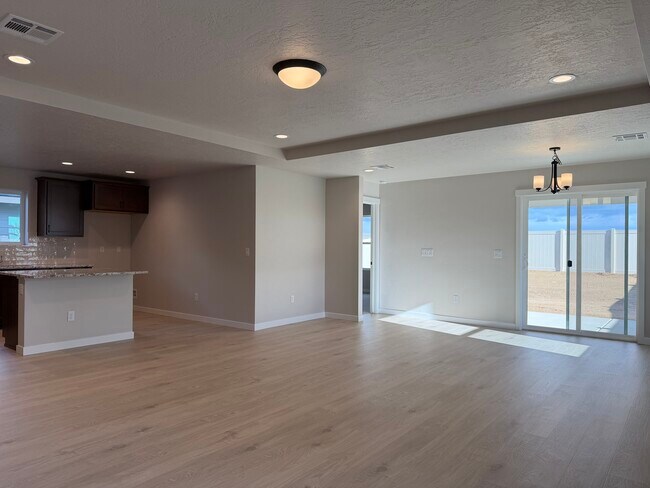 Foto del edificio - 10096 Longtail Dr