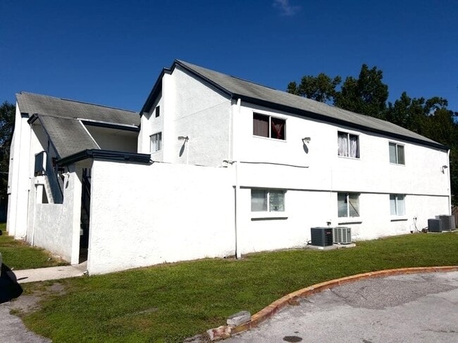 Building Photo - 1833 Blossom Terrace
