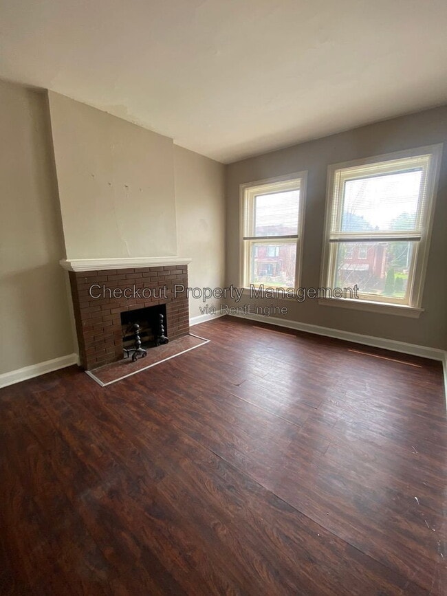 Building Photo - 5967 Cates Ave