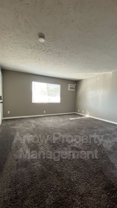 Building Photo - 1335 N 27th St