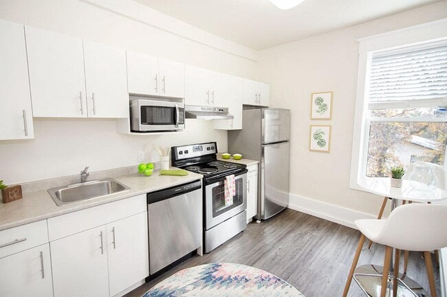 1BDR - Cuisine - 277 Arbuthnot Apartment