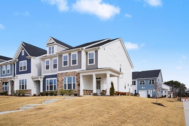 Building Photo - 3BR Like-New End-Unit Townhome – Wendell Falls