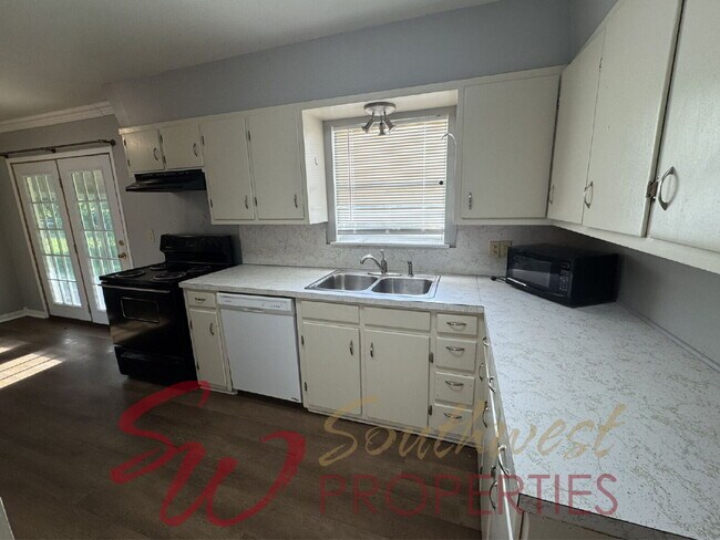 Foto del edificio - 3 bedroom 1 bath in excellent location!