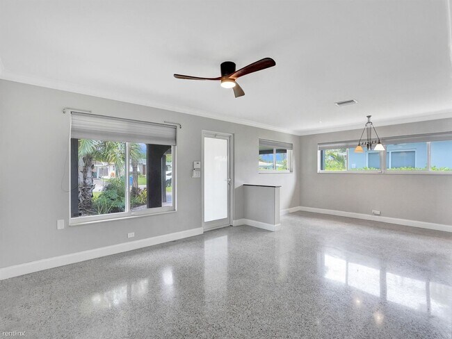 Foto del edificio - 3 br, 2 bath House - 4620 NE 5th Ter