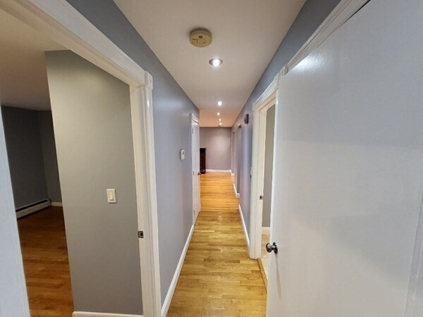 Building Photo - 14 Newkirk St