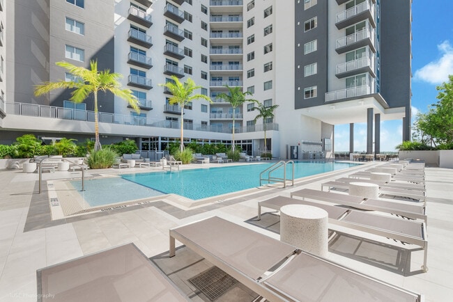 Crest at Pinecrest apartments — community photo - Crest at Pinecrest
