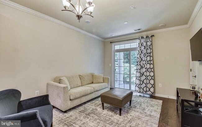 Building Photo - 23225 Milltown Knoll Square