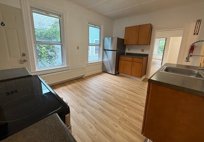 Kitchen 2 - 262 Ashland St