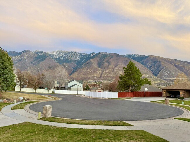 Building Photo - 1729 Colchester Ct