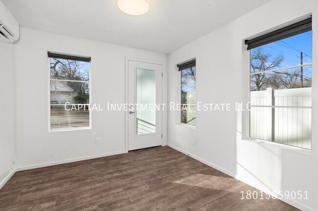 Foto del edificio - 1689 S W Temple St