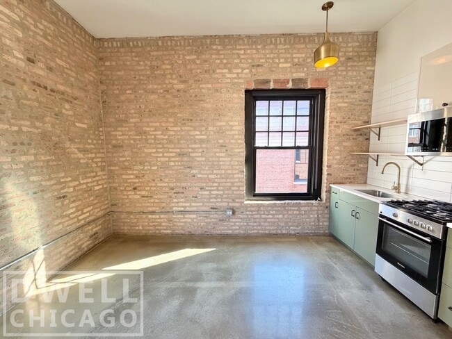 Building Photo - 1513 W Adams St