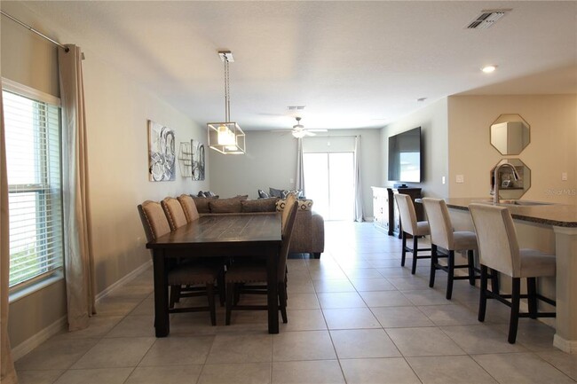 Foto del edificio - 7319 Canterbury Bells Ct