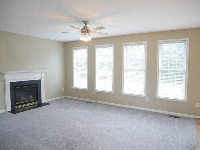 Foto del edificio - Spacious & Stylish 4-Bedroom Home with Fin...