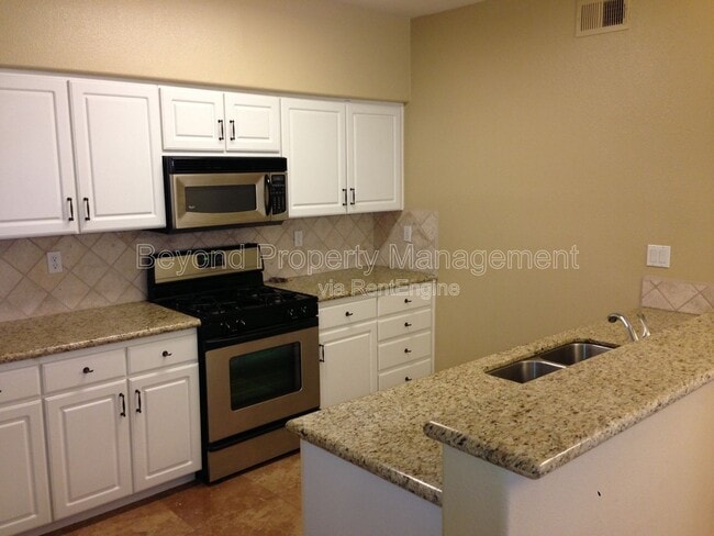 Foto del edificio - 12376 Carmel Country Rd