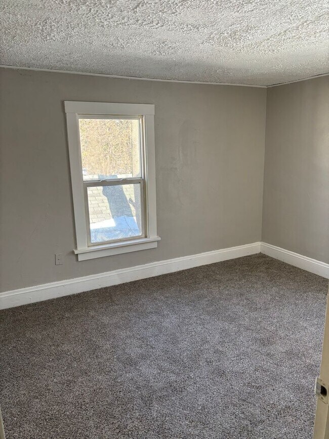 Building Photo - 3bd Single Akron Cash Pay/Section 8