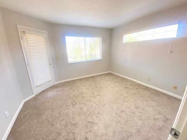 Foto del edificio - Two Bedroom Condo in Dublin