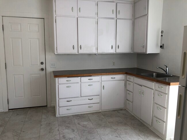 Foto del edificio - 630 NE Gray Ln