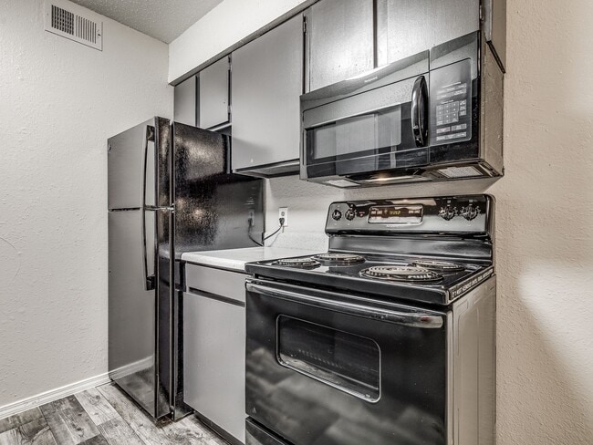 23 East - Kitchen - 23 East Apartments