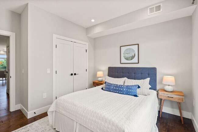 Dormitorio - 1101 Fern St NW