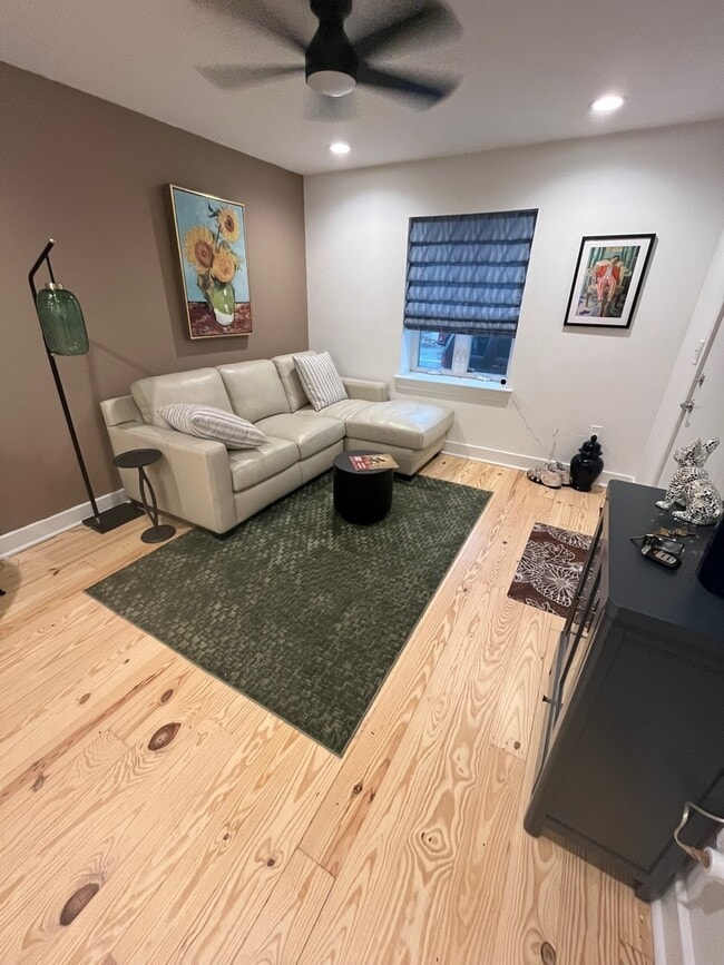 Photo - 2123 Christian St Townhome