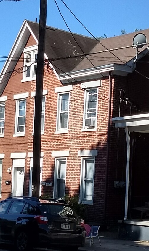 Building Photo - 324 N College St