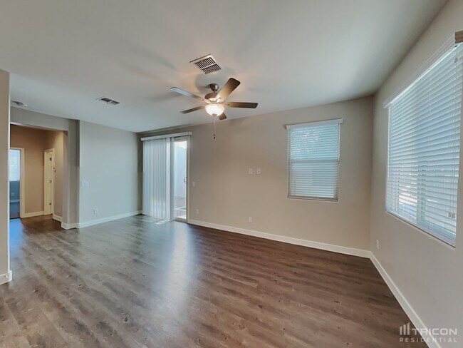 Building Photo - 2929 N 28th St