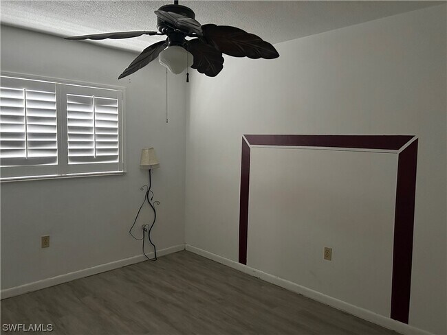 Foto del edificio - 738 Joel Blvd