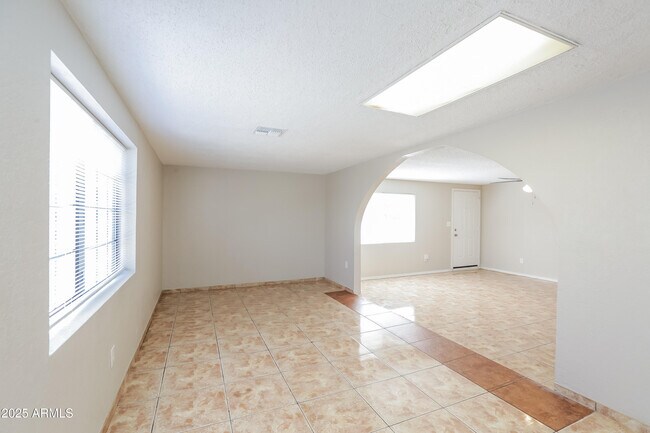 Building Photo - 5802 W Berkeley Rd