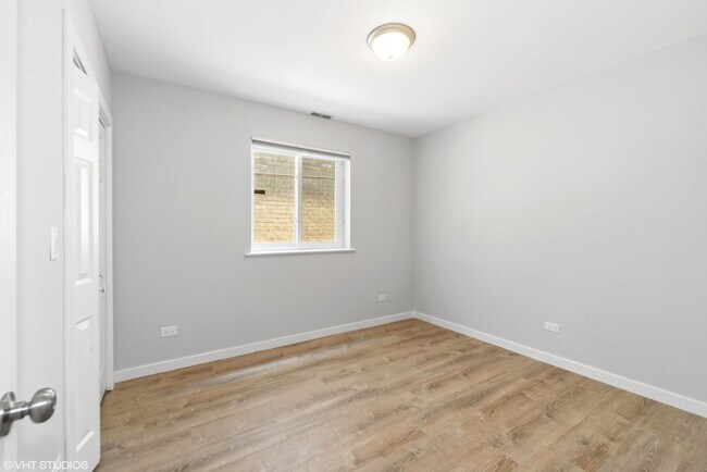 Foto del edificio - 6042 W 63rd St